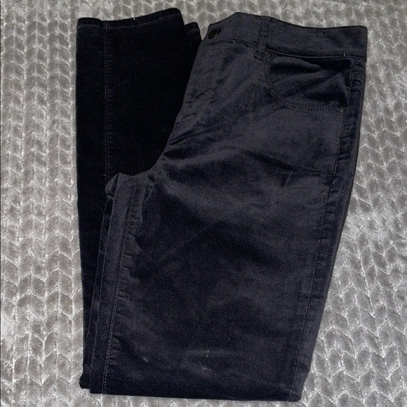 Ann Taylor “The Skinny” Modern Fit Black Crushed Velvet Pants.  Size 8. - Picture 1 of 11